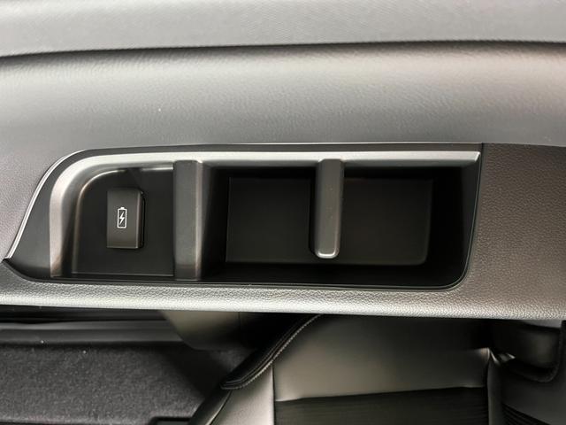 ステップワゴン スパーダ　登録済未使用車　ホンダセンシング　両側パワースライドドア　バックカメラ　電動パーキング　オットマン　アルミホイール　パワーテールゲート　ＬＥＤヘッドライト（66枚目）