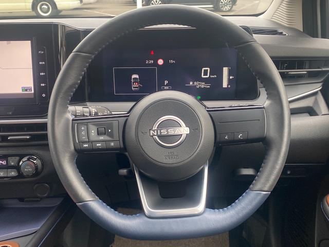 ノート オーテック　ＦＯＵＲ　ワンオーナー　４ＷＤ　純正メモリナビ（ＢＴ／ＡＭ／ＦＭ／ＤＶＤ）純正エアロ　全周囲方位カメラ　黒レザーシート（ＡＵＴＣＨ）シートヒーター（運転席＋助手席）ステアリングスイッチ　ステアリングヒーター（3枚目）