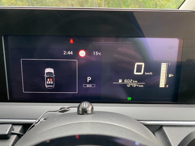 ノート オーテック　ＦＯＵＲ　ワンオーナー　４ＷＤ　純正メモリナビ（ＢＴ／ＡＭ／ＦＭ／ＤＶＤ）純正エアロ　全周囲方位カメラ　黒レザーシート（ＡＵＴＣＨ）シートヒーター（運転席＋助手席）ステアリングスイッチ　ステアリングヒーター（12枚目）