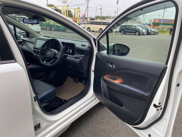 ノート オーテック　ＦＯＵＲ　ワンオーナー　４ＷＤ　純正メモリナビ（ＢＴ／ＡＭ／ＦＭ／ＤＶＤ）純正エアロ　全周囲方位カメラ　黒レザーシート（ＡＵＴＣＨ）シートヒーター（運転席＋助手席）ステアリングスイッチ　ステアリングヒーター（22枚目）