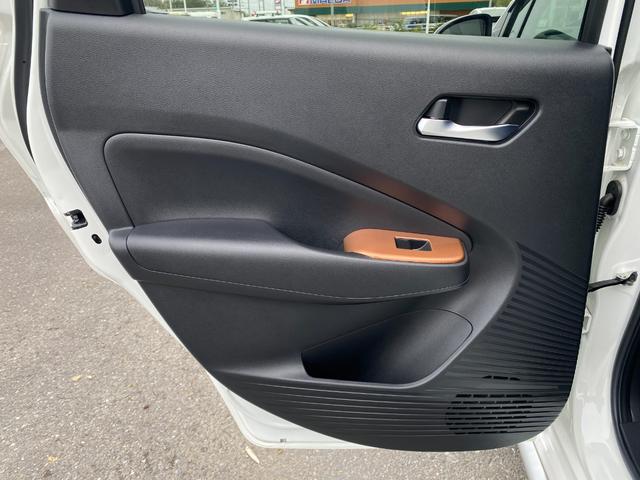 ノート オーテック　ＦＯＵＲ　ワンオーナー　４ＷＤ　純正メモリナビ（ＢＴ／ＡＭ／ＦＭ／ＤＶＤ）純正エアロ　全周囲方位カメラ　黒レザーシート（ＡＵＴＣＨ）シートヒーター（運転席＋助手席）ステアリングスイッチ　ステアリングヒーター（41枚目）