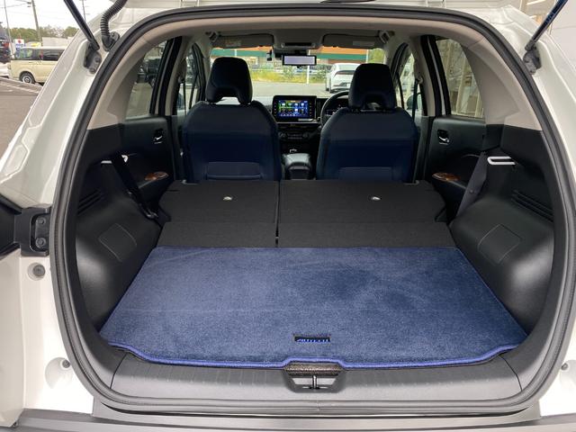 ノート オーテック　ＦＯＵＲ　ワンオーナー　４ＷＤ　純正メモリナビ（ＢＴ／ＡＭ／ＦＭ／ＤＶＤ）純正エアロ　全周囲方位カメラ　黒レザーシート（ＡＵＴＣＨ）シートヒーター（運転席＋助手席）ステアリングスイッチ　ステアリングヒーター（47枚目）