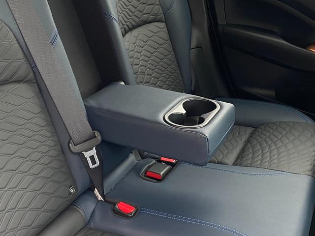 ノート オーテック　ＦＯＵＲ　ワンオーナー　４ＷＤ　純正メモリナビ（ＢＴ／ＡＭ／ＦＭ／ＤＶＤ）純正エアロ　全周囲方位カメラ　黒レザーシート（ＡＵＴＣＨ）シートヒーター（運転席＋助手席）ステアリングスイッチ　ステアリングヒーター（49枚目）