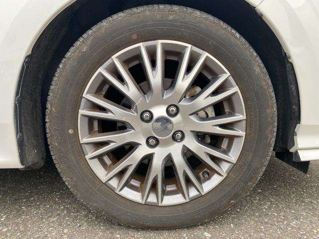 ノート オーテック　ＦＯＵＲ　ワンオーナー　４ＷＤ　純正メモリナビ（ＢＴ／ＡＭ／ＦＭ／ＤＶＤ）純正エアロ　全周囲方位カメラ　黒レザーシート（ＡＵＴＣＨ）シートヒーター（運転席＋助手席）ステアリングスイッチ　ステアリングヒーター（57枚目）