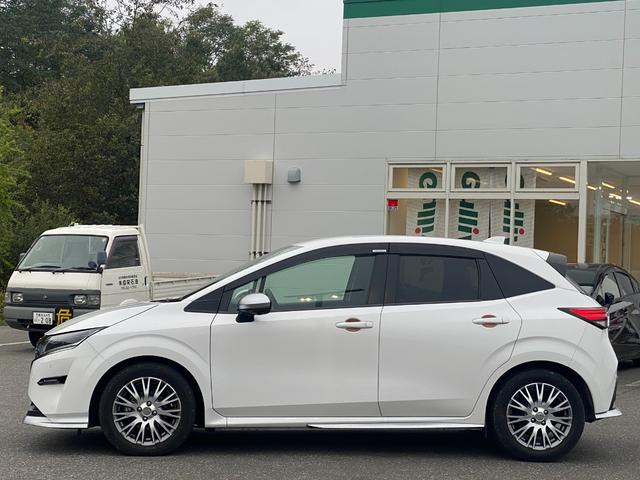 ノート オーテック　ＦＯＵＲ　ワンオーナー　４ＷＤ　純正メモリナビ（ＢＴ／ＡＭ／ＦＭ／ＤＶＤ）純正エアロ　全周囲方位カメラ　黒レザーシート（ＡＵＴＣＨ）シートヒーター（運転席＋助手席）ステアリングスイッチ　ステアリングヒーター（60枚目）