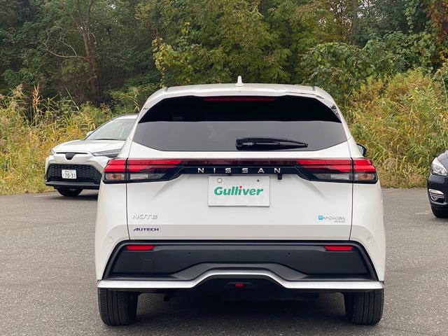 ノート オーテック　ＦＯＵＲ　ワンオーナー　４ＷＤ　純正メモリナビ（ＢＴ／ＡＭ／ＦＭ／ＤＶＤ）純正エアロ　全周囲方位カメラ　黒レザーシート（ＡＵＴＣＨ）シートヒーター（運転席＋助手席）ステアリングスイッチ　ステアリングヒーター（62枚目）