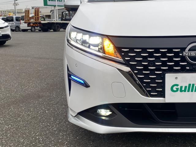 ノート オーテック　ＦＯＵＲ　ワンオーナー　４ＷＤ　純正メモリナビ（ＢＴ／ＡＭ／ＦＭ／ＤＶＤ）純正エアロ　全周囲方位カメラ　黒レザーシート（ＡＵＴＣＨ）シートヒーター（運転席＋助手席）ステアリングスイッチ　ステアリングヒーター（68枚目）