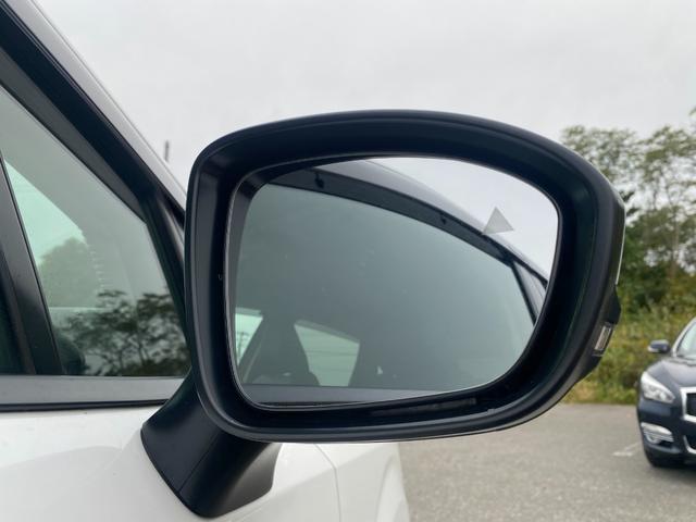 ノート オーテック　ＦＯＵＲ　ワンオーナー　４ＷＤ　純正メモリナビ（ＢＴ／ＡＭ／ＦＭ／ＤＶＤ）純正エアロ　全周囲方位カメラ　黒レザーシート（ＡＵＴＣＨ）シートヒーター（運転席＋助手席）ステアリングスイッチ　ステアリングヒーター（76枚目）