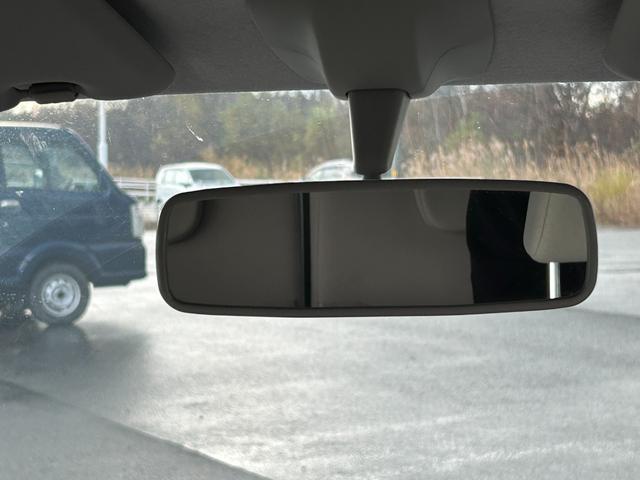 ムーヴ Ｌ　ＳＡＩＩ　４ＷＤ　ＭＤチェンジャー（ＦＭ／ＡＭ）衝突軽減システム　横滑り防止装置　純正フロアマット　保証書　取り扱い説明書　スペアキー（16枚目）