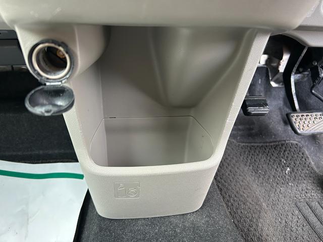 ムーヴ Ｌ　ＳＡＩＩ　４ＷＤ　ＭＤチェンジャー（ＦＭ／ＡＭ）衝突軽減システム　横滑り防止装置　純正フロアマット　保証書　取り扱い説明書　スペアキー（18枚目）