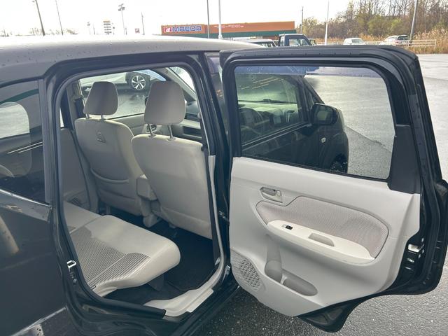 ムーヴ Ｌ　ＳＡＩＩ　４ＷＤ　ＭＤチェンジャー（ＦＭ／ＡＭ）衝突軽減システム　横滑り防止装置　純正フロアマット　保証書　取り扱い説明書　スペアキー（28枚目）