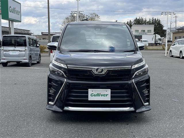 ヴォクシー ＺＳ　煌　４ＷＤ　純正ナビ　フルセグＴＶ／ＣＤ／ＤＶＤ／ＢＴ　フリップダウンモニター　ＥＴＣ　クルーズコントロール　オートライト　ＬＥＤライト　両側パワースライドドア　セーフティセンス（22枚目）