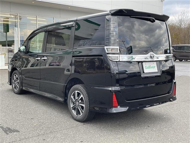 ヴォクシー ＺＳ　煌　４ＷＤ　純正ナビ　フルセグＴＶ／ＣＤ／ＤＶＤ／ＢＴ　フリップダウンモニター　ＥＴＣ　クルーズコントロール　オートライト　ＬＥＤライト　両側パワースライドドア　セーフティセンス（25枚目）