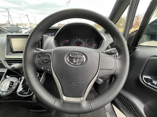 ヴォクシー ＺＳ　煌　４ＷＤ　純正ナビ　フルセグＴＶ／ＣＤ／ＤＶＤ／ＢＴ　フリップダウンモニター　ＥＴＣ　クルーズコントロール　オートライト　ＬＥＤライト　両側パワースライドドア　セーフティセンス（30枚目）