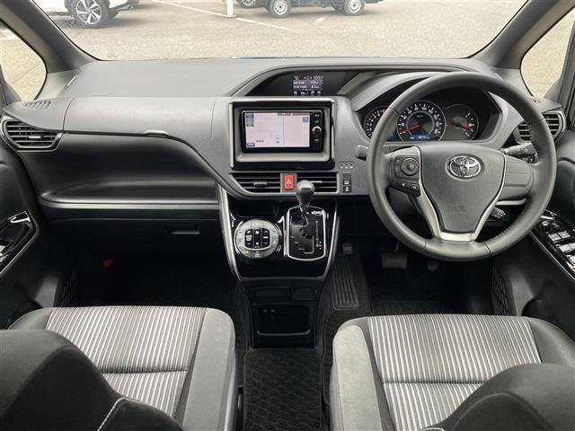 ヴォクシー ＺＳ　煌　４ＷＤ　純正ナビ　フルセグＴＶ／ＣＤ／ＤＶＤ／ＢＴ　フリップダウンモニター　ＥＴＣ　クルーズコントロール　オートライト　ＬＥＤライト　両側パワースライドドア　セーフティセンス（42枚目）