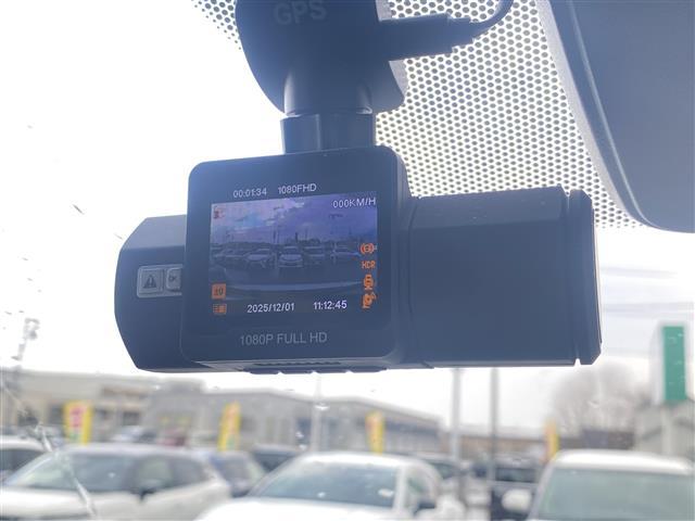 ステップワゴンスパーダ スパーダ ホンダセンシング 4WD 純正ナビ フルセグTV/CD/DVD/BT ETC 後席モニター スマートキー×2 クルーズコントロール 衝突被害軽減システム レーンアシスト(5枚目)