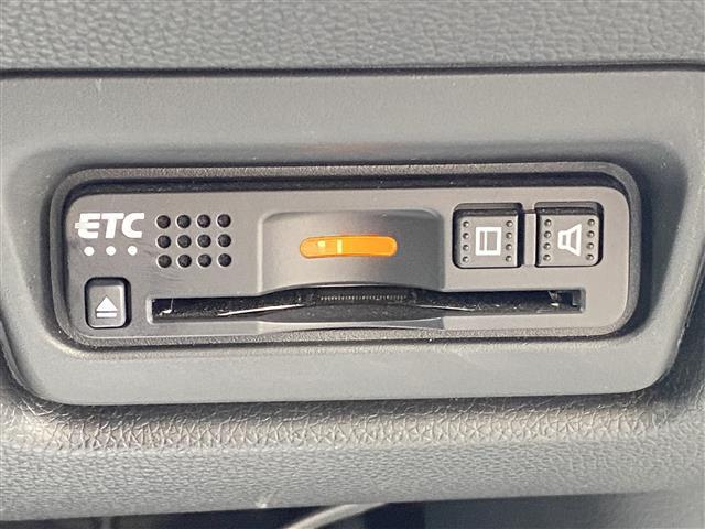 ステップワゴンスパーダ スパーダ ホンダセンシング 4WD 純正ナビ フルセグTV/CD/DVD/BT ETC 後席モニター スマートキー×2 クルーズコントロール 衝突被害軽減システム レーンアシスト(6枚目)