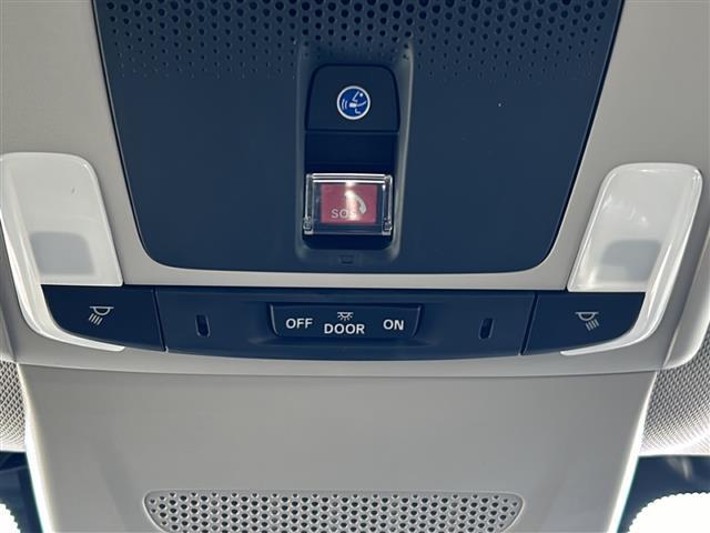 ＺＲ－Ｖ ｅ：ＨＥＶ　Ｚ　ワンオーナー　メーカーナビ　アラウンドビューモニター　フルセグＴＶ　レザーシート　ＢＯＳＥプレミアムサウンド（１２スピーカー）　ＳＲＳ車高調　ドラレコ一体型デジタルインナーミラー（6枚目）