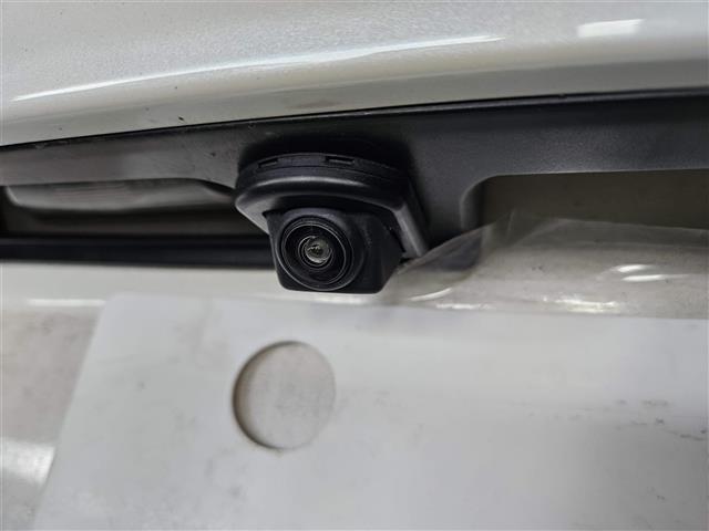 レガシィアウトバック リミテッド　禁煙車　バックカメラ　レーダークルコン　衝突被害軽減　車線逸脱防止支援　後側方警戒支援　ＬＥＤオートライト　純正８型ナビ　パワーバックドア　ビルトインＥＴＣ　黒革シート　シートヒーター　前席Ｐシート（8枚目）