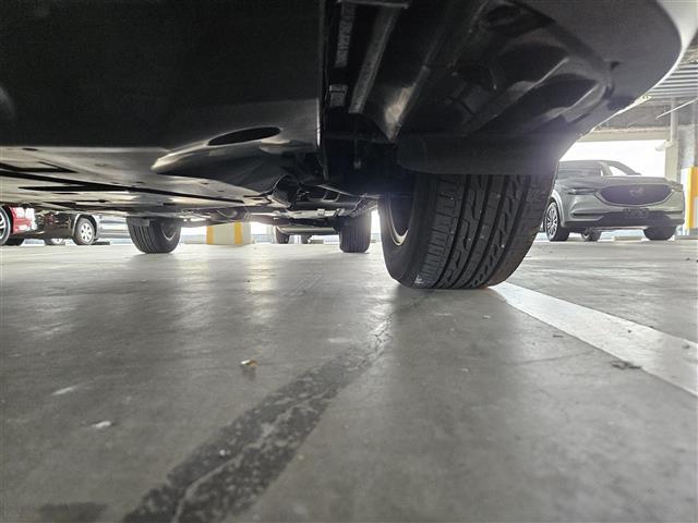 レガシィアウトバック リミテッド　禁煙車　バックカメラ　レーダークルコン　衝突被害軽減　車線逸脱防止支援　後側方警戒支援　ＬＥＤオートライト　純正８型ナビ　パワーバックドア　ビルトインＥＴＣ　黒革シート　シートヒーター　前席Ｐシート（37枚目）