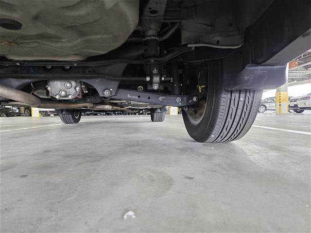 レガシィアウトバック リミテッド　禁煙車　バックカメラ　レーダークルコン　衝突被害軽減　車線逸脱防止支援　後側方警戒支援　ＬＥＤオートライト　純正８型ナビ　パワーバックドア　ビルトインＥＴＣ　黒革シート　シートヒーター　前席Ｐシート（38枚目）