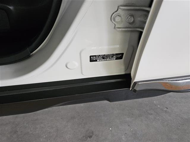 レガシィアウトバック リミテッド　禁煙車　バックカメラ　レーダークルコン　衝突被害軽減　車線逸脱防止支援　後側方警戒支援　ＬＥＤオートライト　純正８型ナビ　パワーバックドア　ビルトインＥＴＣ　黒革シート　シートヒーター　前席Ｐシート（40枚目）