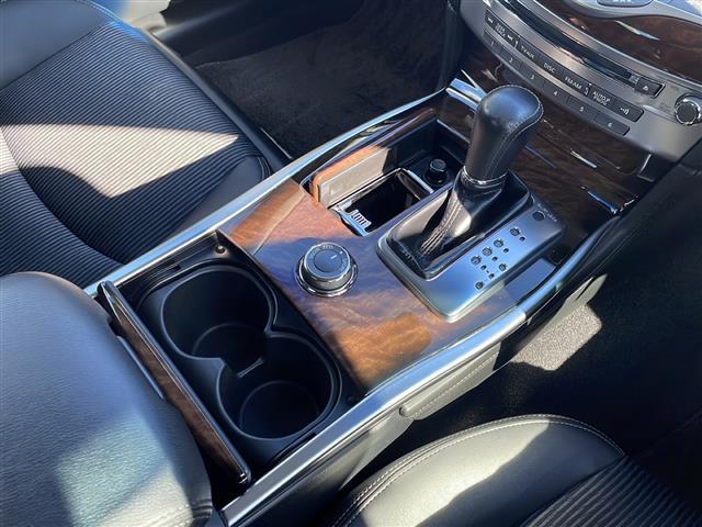 フーガ ３７０ＧＴ　タイプＳ　メーカーナビゲーションフルセグ　ＢＴ　ＣＤ　ＤＶＤクルーズコントロールパドルシフトバックカメラＤ／Ｎ席パワーシートビルトインＥＴＣＨＩＤヘッドライトＡＵＴＯライトフォグライトハーフレザーシート（合皮）（18枚目）