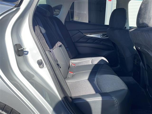 フーガ ３７０ＧＴ　タイプＳ　メーカーナビゲーションフルセグ　ＢＴ　ＣＤ　ＤＶＤクルーズコントロールパドルシフトバックカメラＤ／Ｎ席パワーシートビルトインＥＴＣＨＩＤヘッドライトＡＵＴＯライトフォグライトハーフレザーシート（合皮）（27枚目）