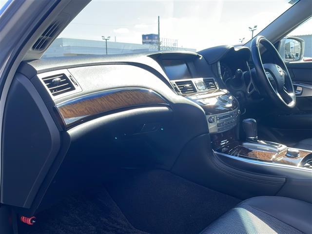 フーガ ３７０ＧＴ　タイプＳ　メーカーナビゲーションフルセグ　ＢＴ　ＣＤ　ＤＶＤクルーズコントロールパドルシフトバックカメラＤ／Ｎ席パワーシートビルトインＥＴＣＨＩＤヘッドライトＡＵＴＯライトフォグライトハーフレザーシート（合皮）（28枚目）