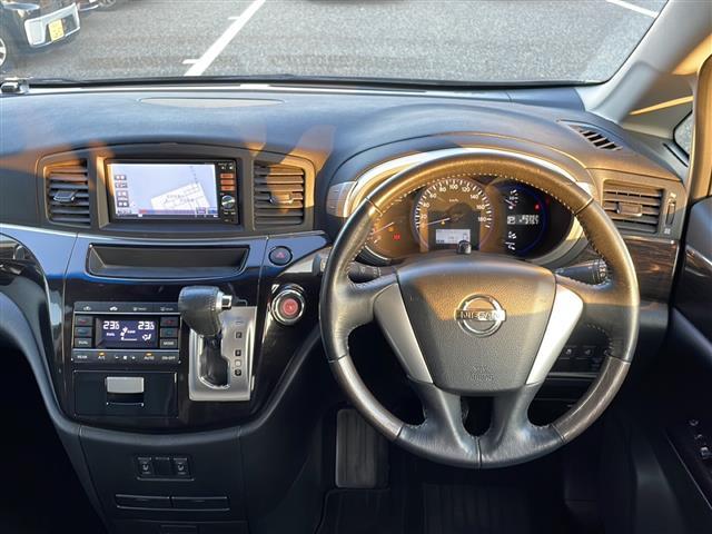 安心の全車保証付き！（※部分保証、国産車は納車後３ヶ月、輸入車は納車後１ヶ月の保証期間となります）。その他長期保証（有償）もご用意しております！※長期保証を付帯できる車両には条件がございます。