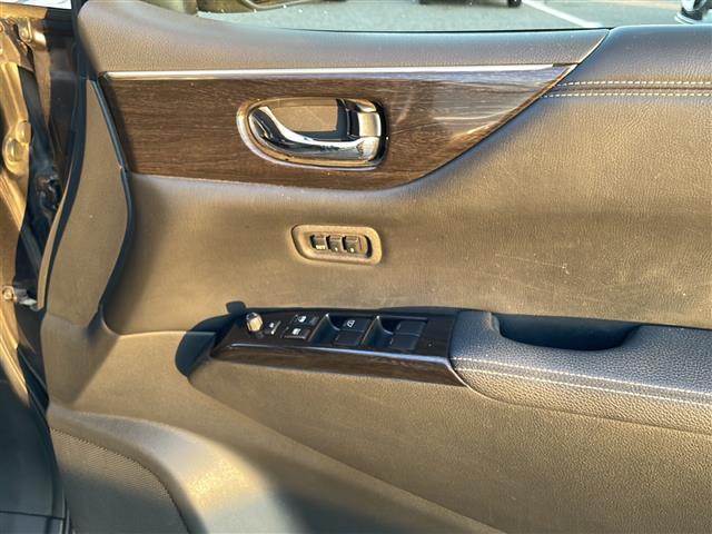 店頭販売もしておりますので、先に在庫が無くなってしまうこともございます。気になる車はまずはお問い合わせください！