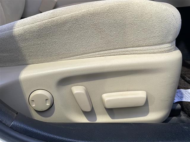 クラウンハイブリッド ロイヤルサルーン　メーカーナビゲーションフルセグ　ＢＴクルーズコントロールパワーシートシートヒーターエアシートハンドルヒーターエアコンスイングレジスタービルトインＥＴＣバックカメラ社外前方ドラレコ（16枚目）