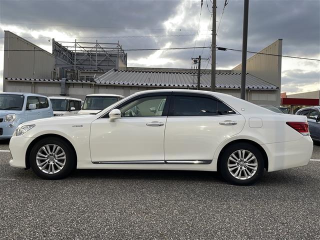 クラウンハイブリッド ロイヤルサルーン　メーカーナビゲーションフルセグ　ＢＴクルーズコントロールパワーシートシートヒーターエアシートハンドルヒーターエアコンスイングレジスタービルトインＥＴＣバックカメラ社外前方ドラレコ（37枚目）