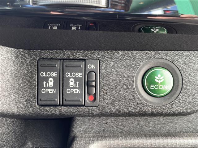 ステップワゴンスパーダ スパーダ　ホンダセンシング　純正Ｇａｔｈｅｒｓナビ（ＶＸＭ－１９５ＶＦｉ）　フルセグＴＶ　バックカメラ　ドライブレコーダー　両側パワースライドドア　フリップダウンモニター　パドルシフト　ステアリングスイッチ（12枚目）