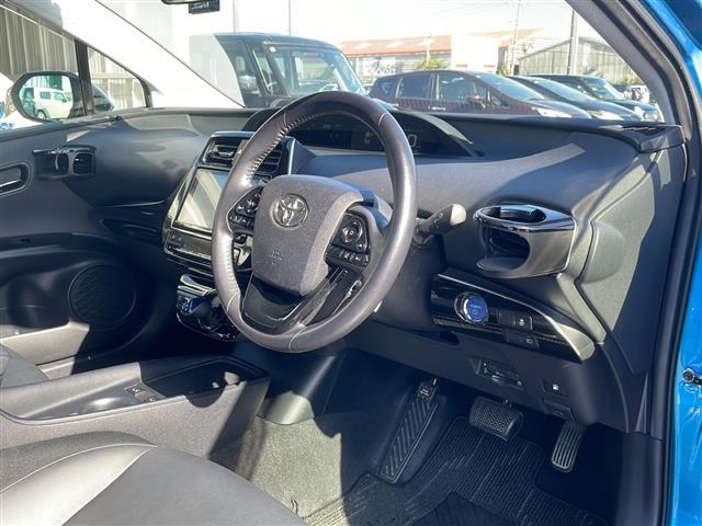 プリウス Ｓツーリングセレクション　純正９インチナビ（ＮＳＺＴ－Ｙ６８Ｔ）　フルセグＴＶ　Ｂｌｕｅｔｏｏｔｈ接続　バックカメラ　ドライブレコーダー☆シートヒーター　ビルトインＥＴＣ　レザーシート　トヨタセーフティセンス（28枚目）