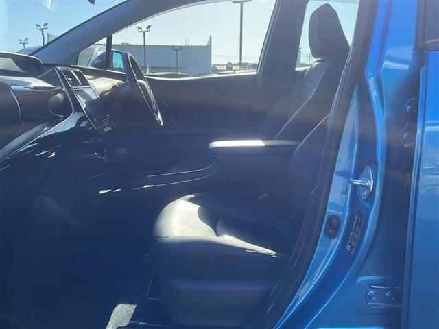 プリウス Ｓツーリングセレクション　純正９インチナビ（ＮＳＺＴ－Ｙ６８Ｔ）　フルセグＴＶ　Ｂｌｕｅｔｏｏｔｈ接続　バックカメラ　ドライブレコーダー☆シートヒーター　ビルトインＥＴＣ　レザーシート　トヨタセーフティセンス（32枚目）