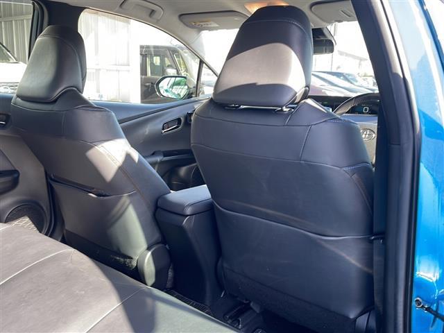 プリウス Ｓツーリングセレクション　純正９インチナビ（ＮＳＺＴ－Ｙ６８Ｔ）　フルセグＴＶ　Ｂｌｕｅｔｏｏｔｈ接続　バックカメラ　ドライブレコーダー☆シートヒーター　ビルトインＥＴＣ　レザーシート　トヨタセーフティセンス（33枚目）