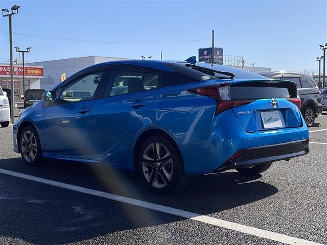 プリウス Ｓツーリングセレクション　純正９インチナビ（ＮＳＺＴ－Ｙ６８Ｔ）　フルセグＴＶ　Ｂｌｕｅｔｏｏｔｈ接続　バックカメラ　ドライブレコーダー☆シートヒーター　ビルトインＥＴＣ　レザーシート　トヨタセーフティセンス（42枚目）