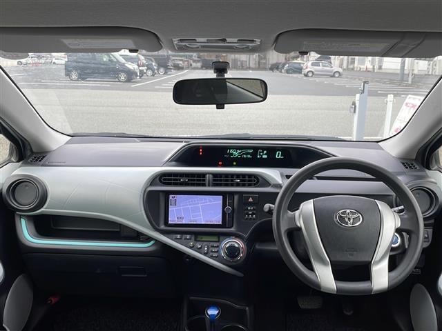 アクア S 純正ナビ(NSZT-W62G) Bluetooth接続 バックカメラ ETC 横滑り防止装置 純正フロアマット(2枚目)