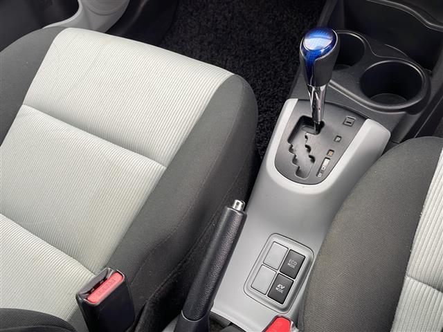 アクア S 純正ナビ(NSZT-W62G) Bluetooth接続 バックカメラ ETC 横滑り防止装置 純正フロアマット(8枚目)