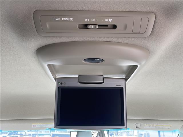 エスティマ ２．４アエラス　Ｇエディション　純正ナビ　フルセグＴＶ　ＣＤ／ＤＶＤ／Ｂｌｕｅｔｏｏｔｈ接続　純正フリップダウンモニター　バックカメラ　両側パワースライドドア　オットマン　クルーズコントロール　ビルトインＥＴＣ（6枚目）