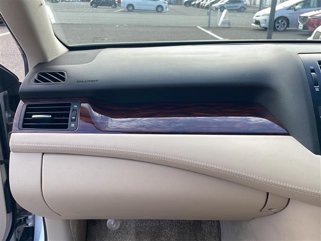 クラウン ロイヤルサルーン メーカーナビゲーションフルセグ CD DVDクルーズコントロールバックカメラD/N席パワーシートビルトインETC社外ドライブレコーダー純正フロアマット純正16インチアルミホイール(19枚目)