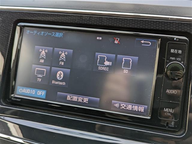 Sツーリングセレクション 純正SDナビ ビルトインETC 革巻きステアリング オートLEDヘッドライト ステアリングリモコンスイッチ 純正17インチアルミホイール スマートキー プッシュスタート(3枚目)