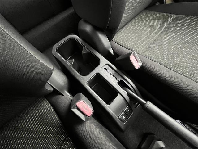 ＸＬ　禁煙車　純正ディスプレイオーディオ　Ｂｌｕｅｔｏｏｔｈ　バックカメラデュアルセンサーブレーキ　レーンキープ　マッドガード　背面タイヤ　オートライト　ビルトインＥＴＣ　ドライブレコーダー　シートヒーター(31枚目)