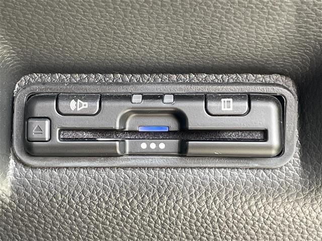 ステップワゴン スパーダ　プレミアムライン　禁煙車　純正１１．４型ナビ　全方位カメラ　両側パワスラ　パワーバックドア　レーダークルコン　衝突被害軽減　レーンキープ　ハーフレザーシート　シートヒーター　ドラレコ　ビルトインＥＴＣ　プッシュスタート（26枚目）