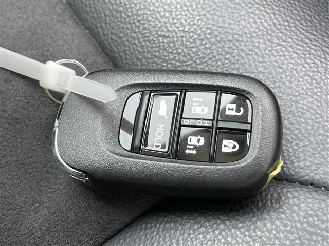ステップワゴン スパーダ　プレミアムライン　禁煙車　純正１１．４型ナビ　全方位カメラ　両側パワスラ　パワーバックドア　レーダークルコン　衝突被害軽減　レーンキープ　ハーフレザーシート　シートヒーター　ドラレコ　ビルトインＥＴＣ　プッシュスタート（28枚目）