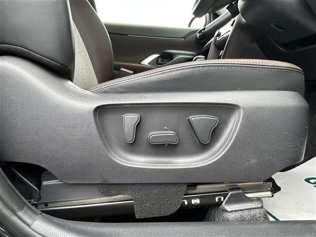 ヤリスクロス Z 禁煙車 全方位 パワーバックドア クルコン トヨタセーフティー シートヒーター オートホールド パワーシート LEDヘッドライト 前後コーナーセンサー Bluetooth 純正ディスプレイオーディオ(3枚目)