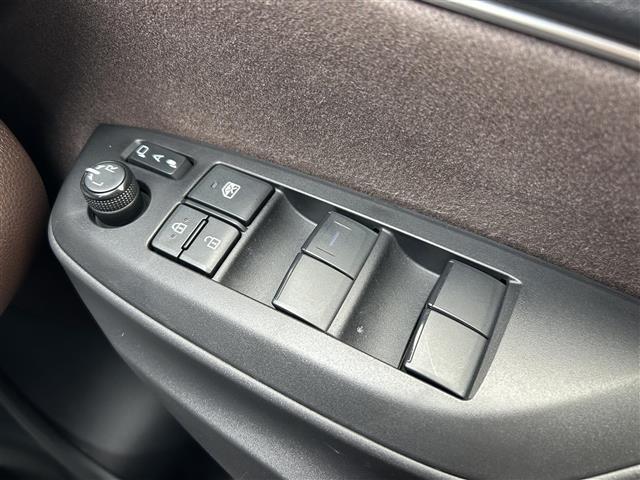 ヤリスクロス Z 禁煙車 全方位 パワーバックドア クルコン トヨタセーフティー シートヒーター オートホールド パワーシート LEDヘッドライト 前後コーナーセンサー Bluetooth 純正ディスプレイオーディオ(30枚目)