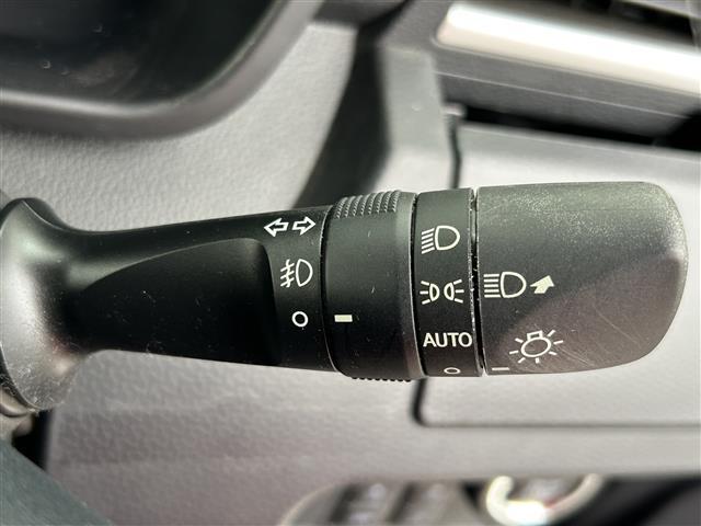 タンク カスタムＧ　禁煙車　純正ＳＤメモリーナビ　両側パワースライドドア　バックカメラ　クルーズコントロール　コーナーセンサー　ドライブレコーダー　パワーウィンドウ　オートエアコン　ＥＴＣ　スマートキー　プッシュスタート（31枚目）