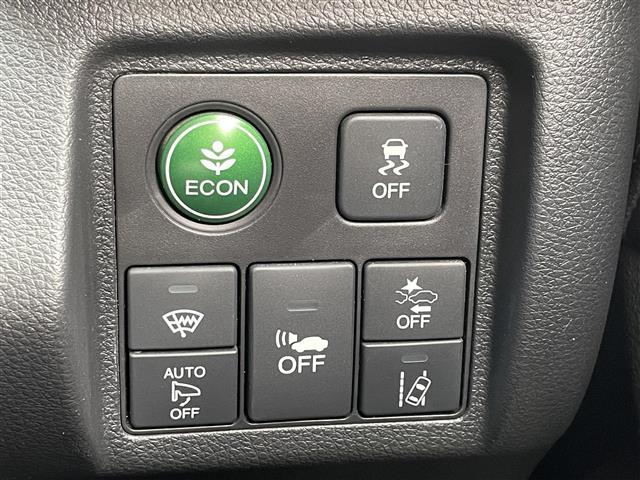 ヴェゼル ハイブリッド　禁煙車　純正８インチナビ　バックカメラ　追従型クルコン　ＬＥＤヘッドライト　ハーフレザーシート　前席シートヒーター　純正１８インチアルミ　アイドリングストップ　オートブレーキホールド　電子パーキング（4枚目）